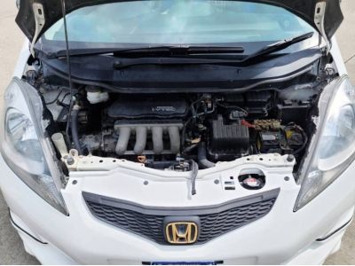 HONDA JAZZ 1.5S 2009จด10 เเต่งมาหล่อสมบูรณ์ทุกจุด รูปที่ 15