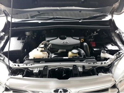 Toyota Innova 2.8V   ออโต้ ปี 2017  ดีเซล  สีเงิน ตัวท็อป รูปที่ 15