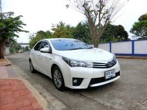 Toyota altis 1.8 E  ปี 2015 มือเดียวจากป้ายแดงวิ่งน้อย 1xx,xxxกิโลแท้ เข้าศูนย์ตลอด ไม่เคยมีอุบัติเหตุ ไม่เคยติดแก๊สค่ะสภาพสวยพร้อมใช้ค่ค่ะ รูปที่ 1