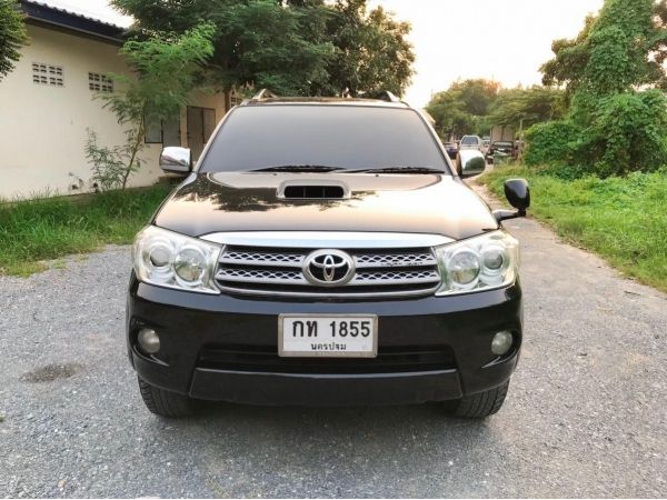 ขายรถยนต์ Toyota Fortuner 3.0 V ปี 2010 รูปที่ 1