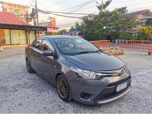 TOYOTA VIOS 1.5E เกียร์ออโต้มือเดียวป้ายแดง รูปที่ 1