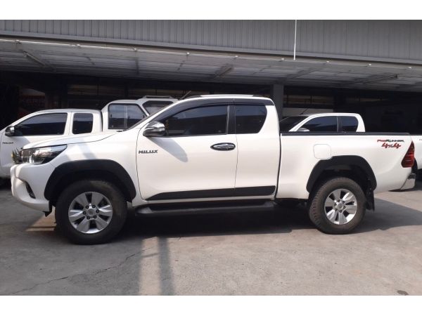 โตโยต้าชัวร์ Toyota Revo CCab 2.4E Prerunner MT 2016 รูปที่ 1