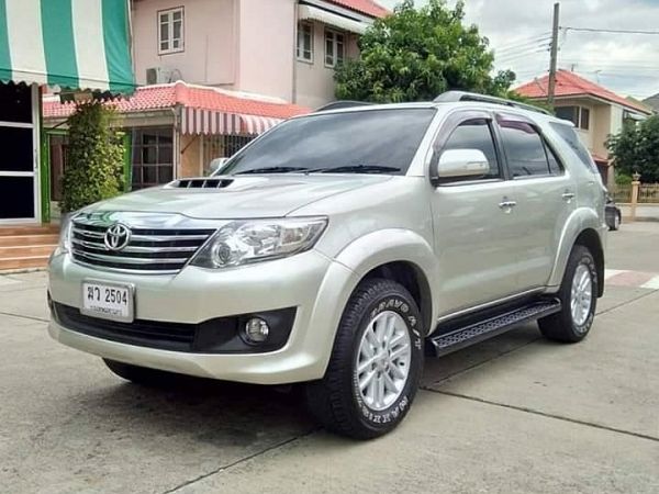 2012 Toyota Fortuner 3.0 V 2WD SUV AT รูปที่ 1