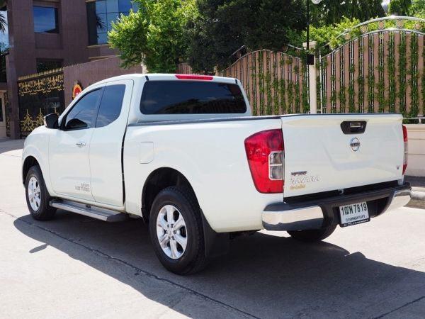 NISSAN NP300 NAVARA KING CAB 2.5 V ปี 2016 เกียร์MANUAL 6 Speed สีขาวมุก(นิยม) สภาพนางฟ้า รูปที่ 1