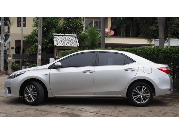 TOYOTA COROLLA ALTIS 1.6G ปี 2015 สีบรอนซ์เงิน รูปที่ 1