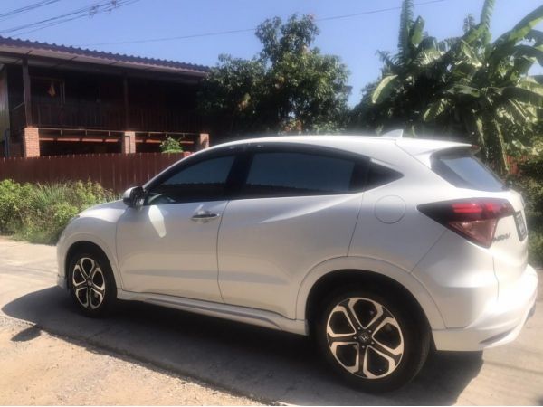 ขาย HR-V รุ่น E ปี 2016 รอง Top สีขาวมุข รูปที่ 1