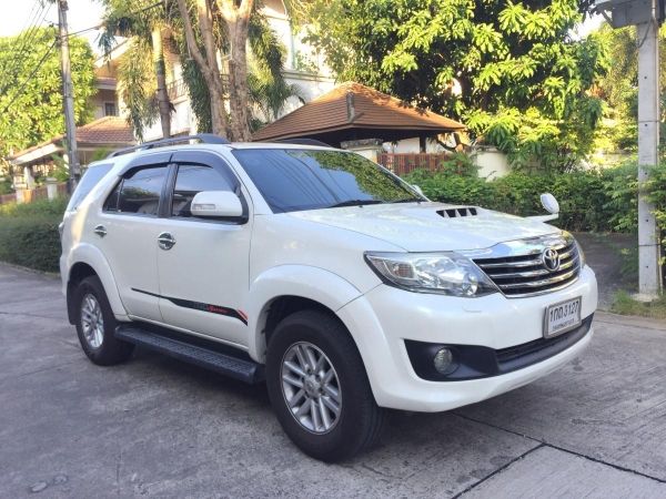 2012 Toyota Fortuner 3.0 V4 WD เกียร์ออโต้ รูปที่ 1