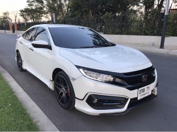 Honda civic 1.5 Turbo  AT 4ประตู ปี 2016 สีขาว สภาพดี  ไม่เคยทำสี รับรองสภาพ เขียนระบุในสัญญา  ไม่ชนไม่จม พาช่างมาตรวจสอบสภาพรถได้  ขาย 749,900บาท  ผ่อนนาน 7 ปี  ดอกพิเศษ  ออกรถ 0 บาท  สอบถาม โทร Line รูปที่ 1