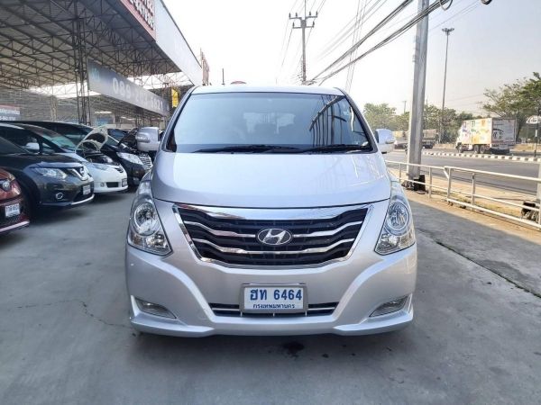 Hyundai H1  2.5  Maesto Deluxe ดีเซล ออโต้  ปี 2010 รถครอบครัว เบาะหนังแท้11ที่นั่ง รถสภาพสวยเดิมไม่เคยมีอุบัติเหตุ รูปที่ 1