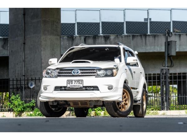 C7752 2011 Toyota Fortuner 3.0 V TRD 4WD รูปที่ 1