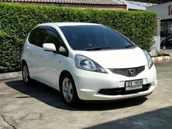 Honda jazz รูปที่ 1