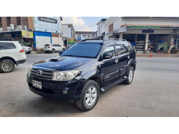 toyota fortuner 3.0 4wd v. ปี2010 สีดำ เจ้าของขายเอง รูปที่ 1