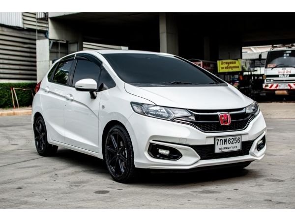 2018 HONDA JAZZ  (โฉม 14-18) V Airbag 1.5 A/T สีขาว รูปที่ 1