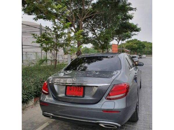 เบนซ์ E350e ป้ายเเดง สีเทาบรอนซ์  สภาพนางฟ้า ประกันชั้น 1 ตลอด รถออก พฤษภา 2561 ประกันคุณภาพรถยนต์ MBSP ซื้อไว้ถึง พฤษภาคม 2569 ใช้สบายใจไปอีกห้าปี ภายในเหมือนใหม่ สภาพกริบ ดูเเลอย่างดี  ขาย 2.2 ล้านบ รูปที่ 1