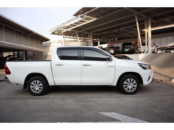 Toyota Revo รูปที่ 1