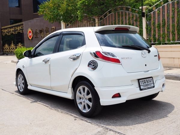 ปี 2012 MAZDA 2 HATCHBACK SPORTs 1.5 Groove  เกียร์MANUAL สีขาว(นิยม) สภาพป้ายแดง รูปที่ 1