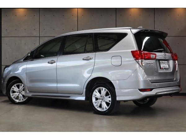 2017 Toyota Innova 2.8 (ปี 16-20) Crysta V Wagon AT(ปี 16-20) B6286 รูปที่ 1