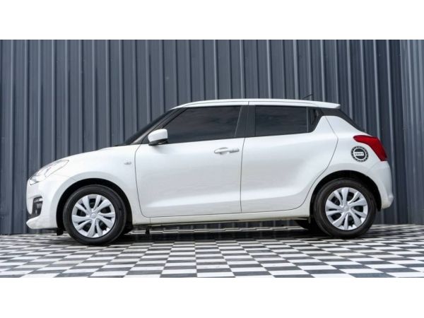 2018 Suzuki Swift ออกรถรับเงิน 20,000 บาท รูปที่ 1