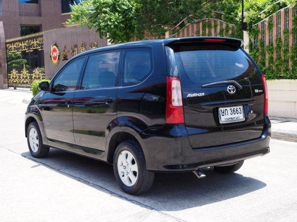 TOYOTA AVANZA 1.3 E เกียร์AUTO สภาพนางฟ้า รูปที่ 1