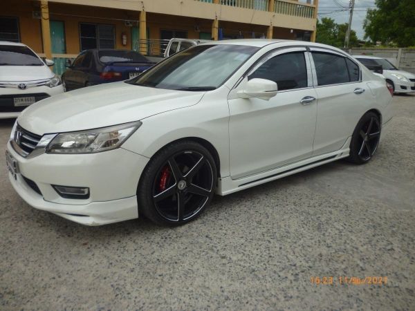 2013 Honda Accord 2.4 A/T Navi 6SRS ABS ม่านหลัง และ ประตูหลัง ซ้าย ขวา กดปุ่มสตาร์ท พวงมาลัย Multi ครุยส์คอลโทรน ขาย รูปที่ 1