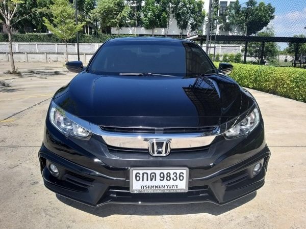 HONDA CIVIC 1.8 EL ปี 2017 สีดำ FC เครื่อง 1800 ออโต้ รถมือเดียวออกห้าง ไมล์น้อย เหมือนรถป้ายแดง รูปที่ 1