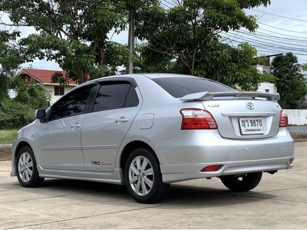 2011 TOYOTA VIOS 1.5E  AUTO สีเงิน รูปที่ 1