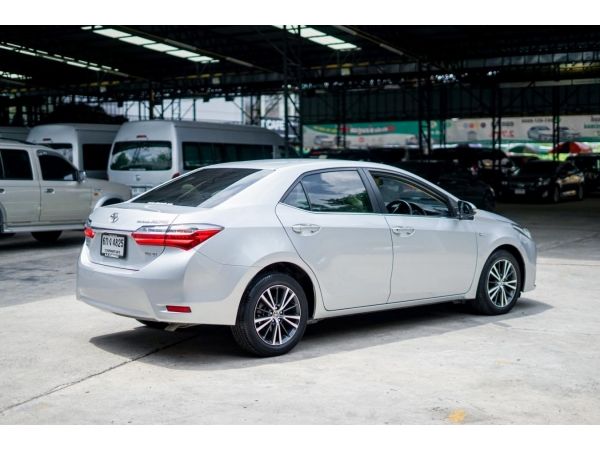 2017 Toyota Corolla Altis 1.6 E CNG Sedan รูปที่ 1