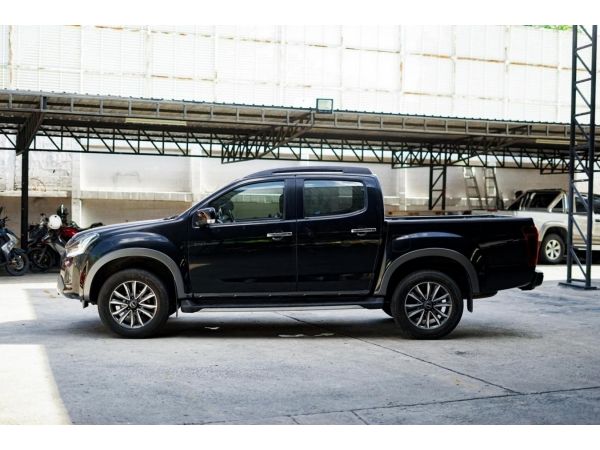 2018 Isuzu D-Max 3.0 CAB-4  Vcross MAX Z-Prestige 4WD Pickup รูปที่ 1