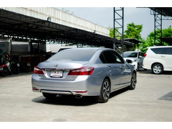 2016 Honda Accord 2.0  E i-VTEC Sedan รูปที่ 1