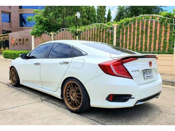 HONDA CIVIC FC 1.8 EL i-VTEC ปี 2017 ท๊อปสุด สีขาวมุก ชุดแต่งเป็นแสน รูปที่ 1