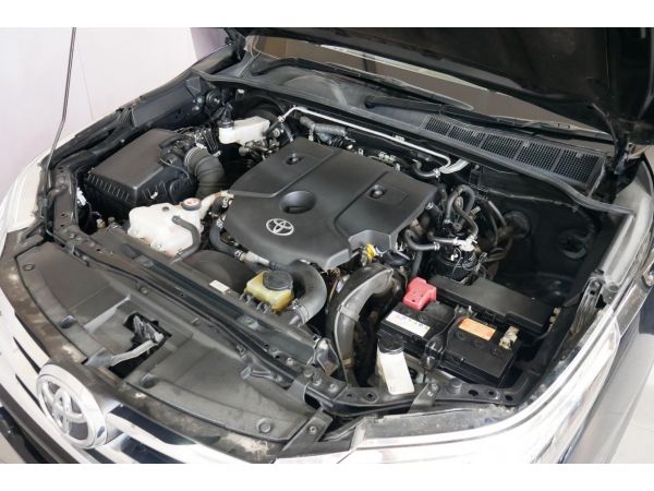 TOYOTA FORTUNER 2.4 V 2WD. AT รูปที่ 1