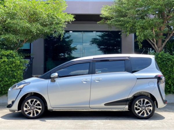 Toyota sienta1.5v 2018 รูปที่ 1