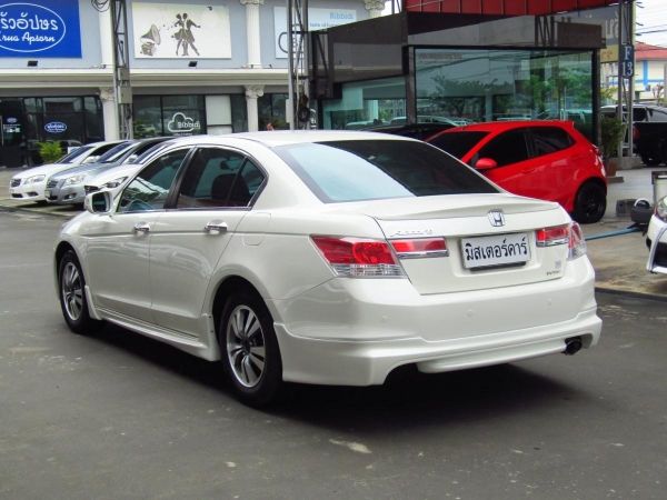 Honda accord 2.0EL Auto / 2011 รูปที่ 1