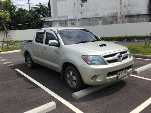 Toyota Vigo 2.5E 4ประตู ปี2004 รถบ้านใช้เองตั้งแต่ป้ายแดง สีเดิม เหยียบ140-150 พวงมาลัยนิ่ง กระจกฟฟ. เซ็นทรัลล็อก เกียร์ธ. รูปที่ 1