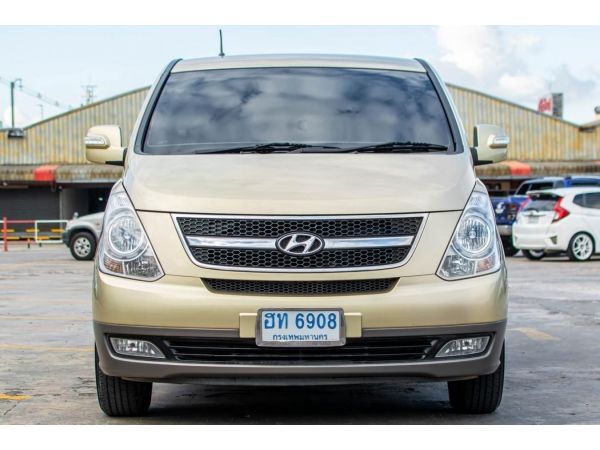 HYUNDAI H-1 MAESTRO DELUXE 2.5L ดีเซล รถบ้านสภาพดีเยี่ยมพร้อมใช้งาน เกียร์ออโต้ ไมล์แท้ ไม่มีชนหนัก รูปที่ 1