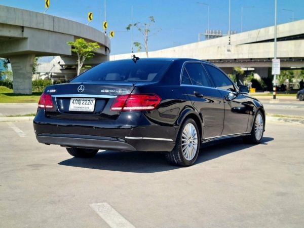 2015 Mercedes-Benz  E300 2.1 W212 เครดิตดีฟรีดาวน์ รูปที่ 1