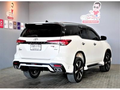 TOYOTA FORTUNER BLACK TOP 2.8TRD 4WD เกียร์AT ปี19 รูปที่ 1