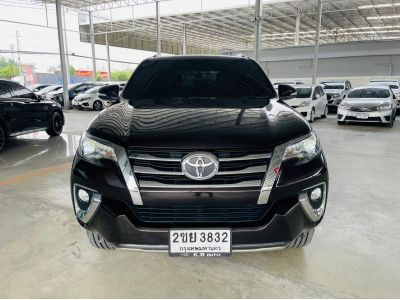 TOYOTA FORTUNER 2.8 V 4WD รถปี 15 จด16 รูปที่ 1