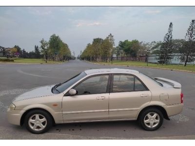 Mazda 323 รถปี 2002 รูปที่ 1