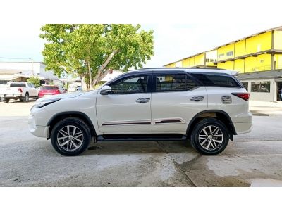 toyota Fortuner รูปที่ 1