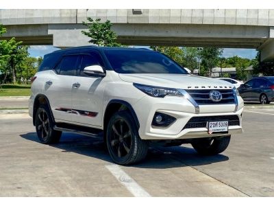 2017 TOYOTA FORTUNER 2.8 4WD TRD SPORTIVO BLACK TOP รูปที่ 1