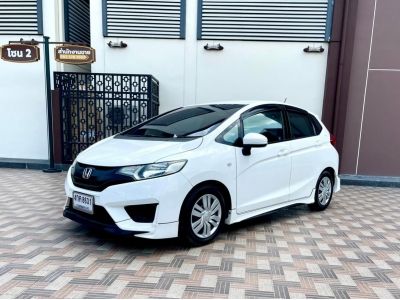 ็ขายรถบ้าน HONDA JAZZ 1.5S ปี 2015 เบนซิน เกียร์Auto ฟรี ดาวน์ ฟรี ส่งรถทั่วประเทศ รูปที่ 1