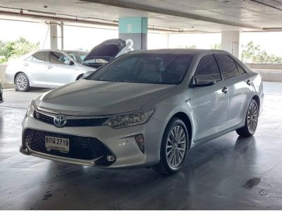 Toyota Camry 2.5 Hybrid Navigator ปี 17 AT (รถมือสอง ราคาดี เจ้าของขายเอง รถสวย สภาพดี ไมล์แท้) รูปที่ 1