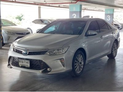 Toyota Camry 2.5 Hybrid Premiumปี 17 AT (รถมือสอง ราคาดี เจ้าของขายเอง รถสวย สภาพดี ไมล์แท้) รูปที่ 1