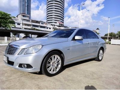 BENZ E200 CGI เบนซิน 2010 ราคา 670,000 บาท (เปลี่ยนสัญญาได้)  กล่อง ECU เพิ่งเปลี่ยนจากศูนย์เบนซฺ์ เลขไมล์ 170,977 พิกัดดูรถย่าน สะพานพระราม 7 รูปที่ 1