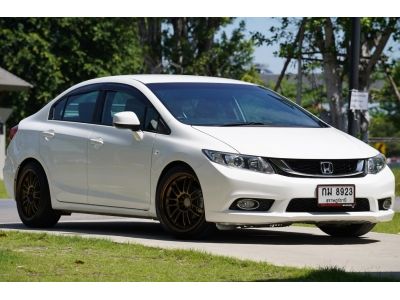 2013 Honda civic 1.8 S  a/t สีขาว รูปที่ 1