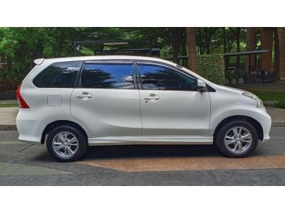 TOYOTA AVANZA 1.5S เกียร์ออโต้ สีขาว MY 2012 รูปที่ 1