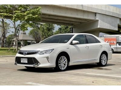 2016 TOYOTA CAMRY, 2.5 HV CD โฉม ปี12-18 สีขาว เกียร์ออโต้ เครื่องเบนซิน/ไฟฟ้า รูปที่ 1