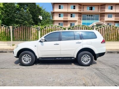 PAJERO 2.5 AT GLS 2WD สีขาว ปี2014  FULL OPTION พร้อมใช้งาน บอดี้สวย รูปที่ 1