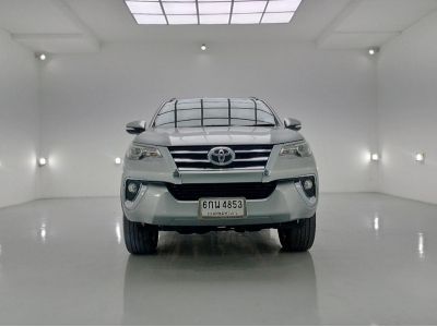 TOYOTA FORTUNER 2.8 V 4WD CC. ปี 2017 สี เงิน เกียร์ Auto รูปที่ 1